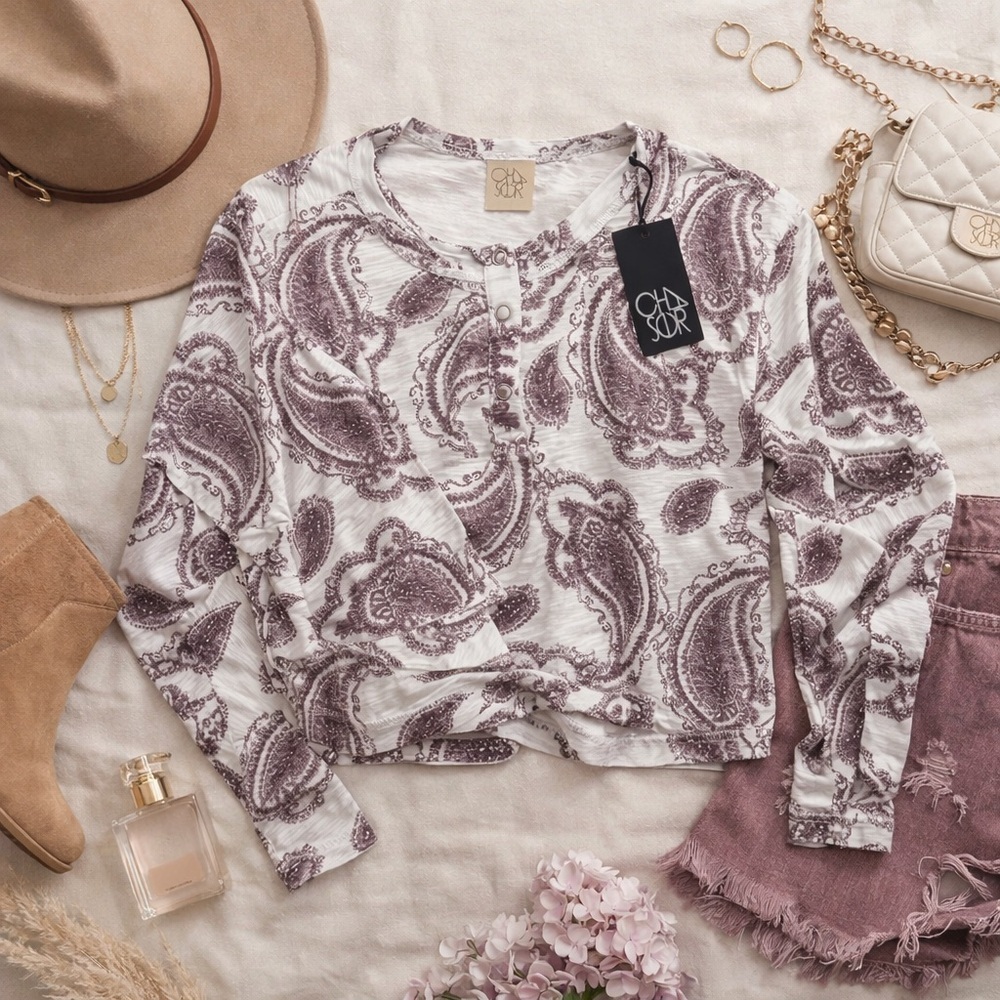NWT Chaser Sweatshirt Soft Paisley Henley Top Mauve & Cream Long Sleeve Boho